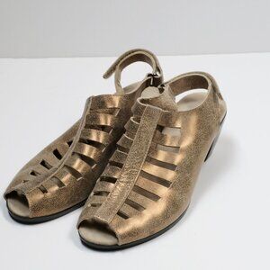 Munro- Abby- Golden Taupe Nubuck - 9